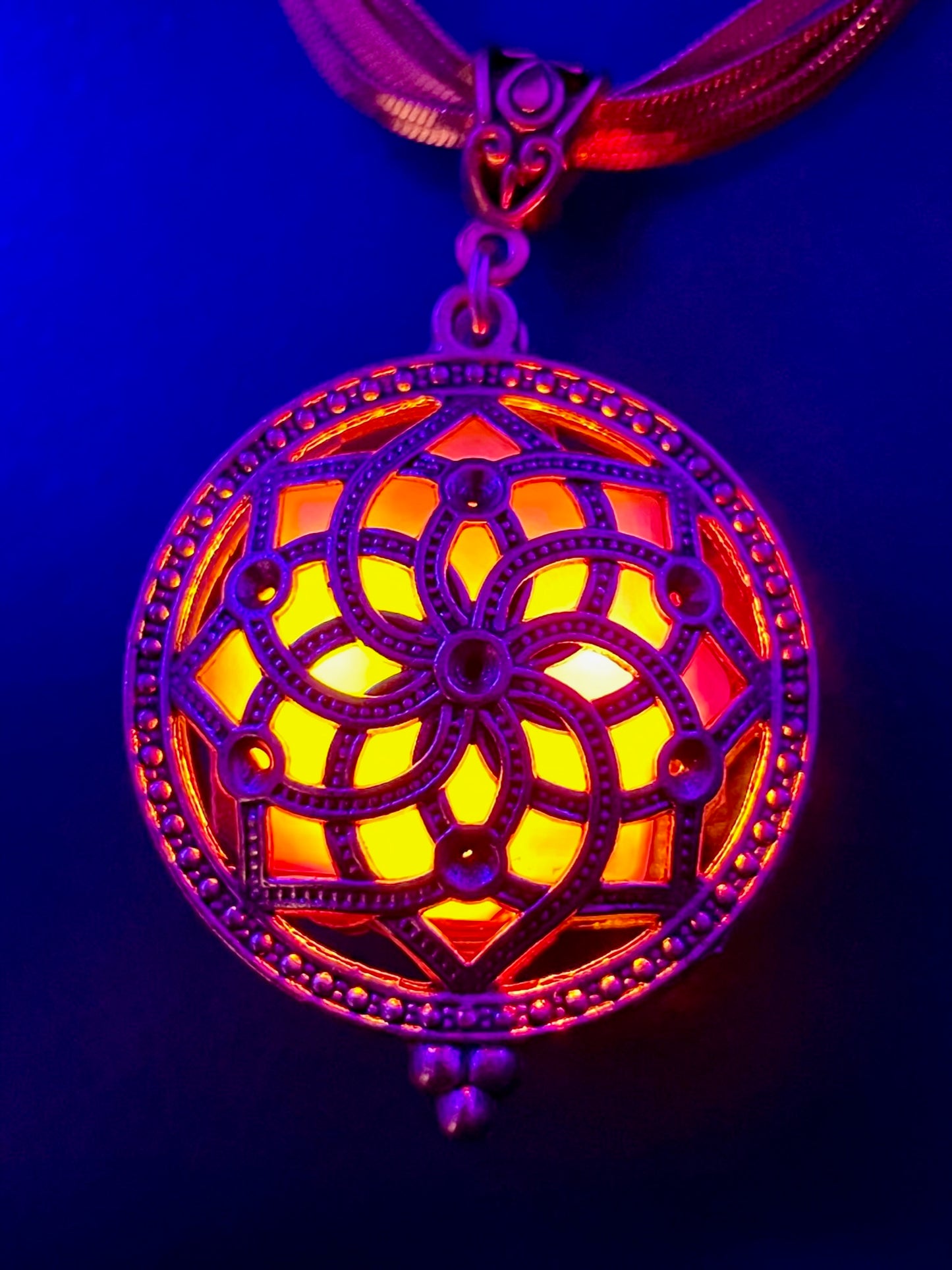 Helios Pendant - Inferno/Rapunzul