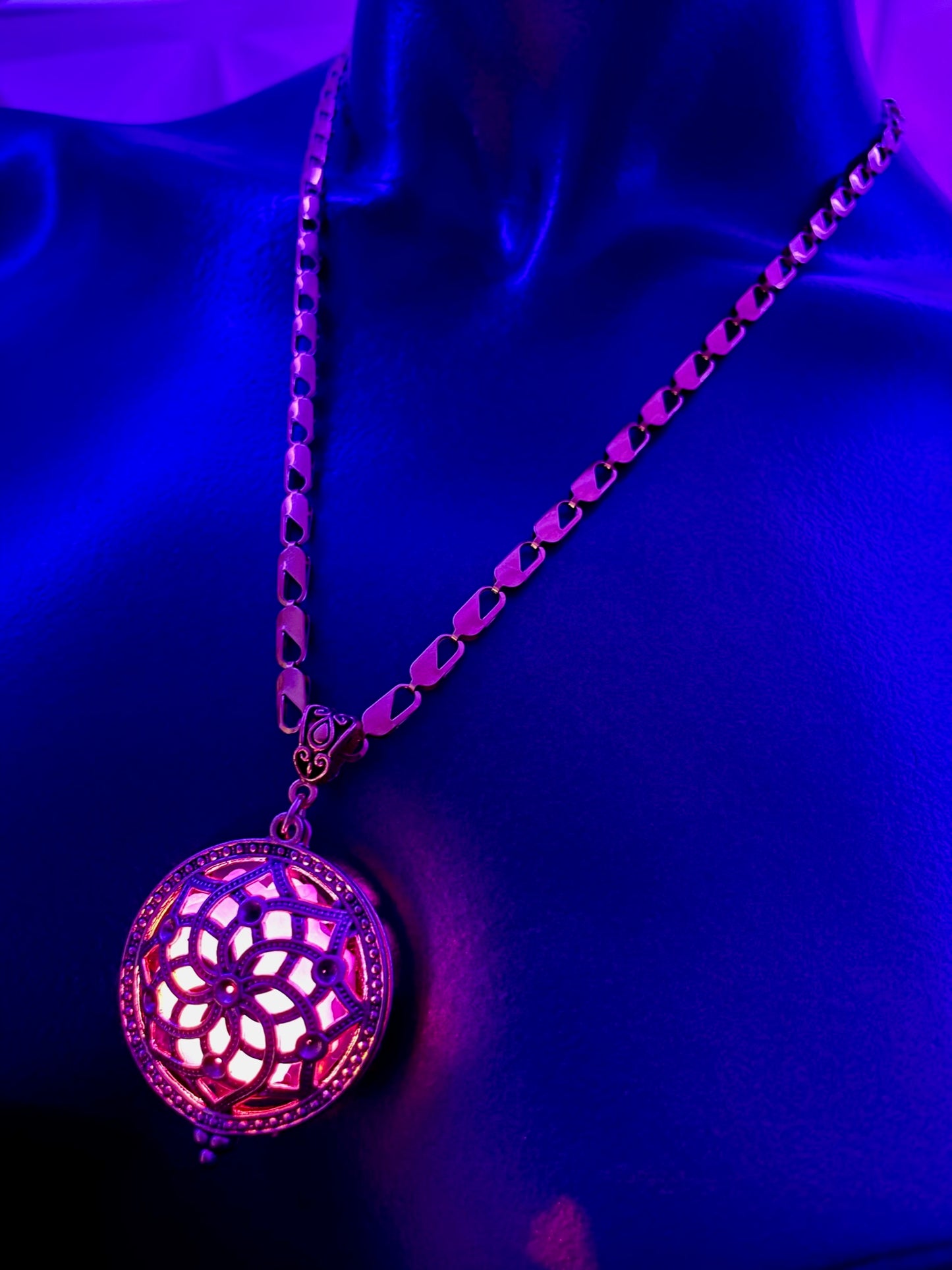 Helios Pendant - Coral/Disko