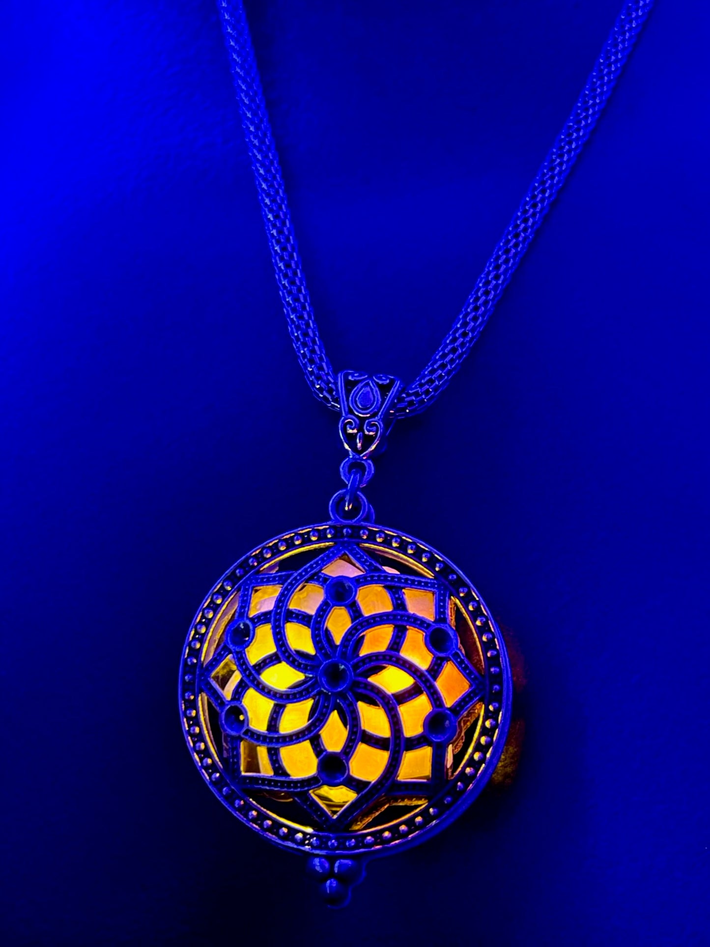 Helios Pendant - Ritual/Python