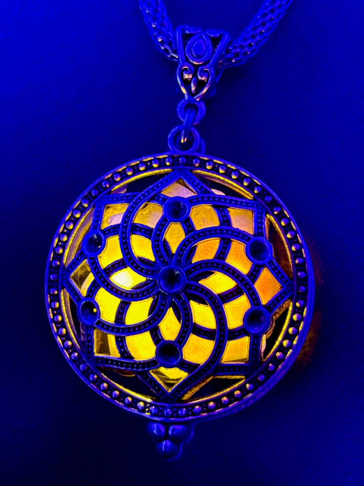Helios Pendant - Ritual/Python