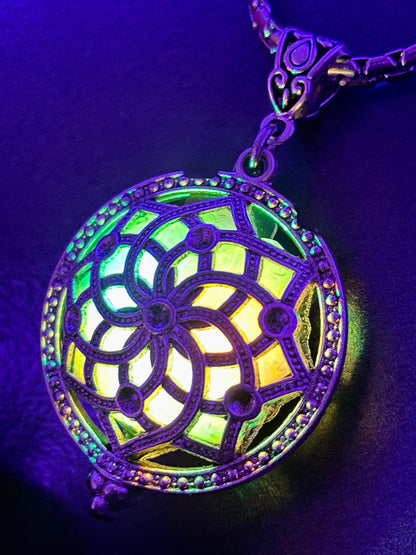 Helios Pendant - Flourish/Stagger
