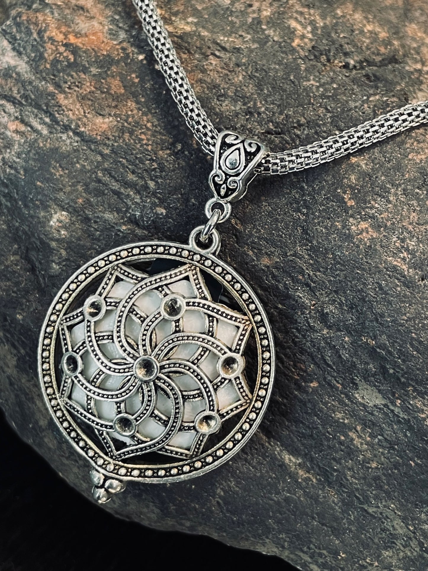 Helios Pendant - Ritual/Python
