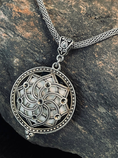 Helios Pendant - Ritual/Python
