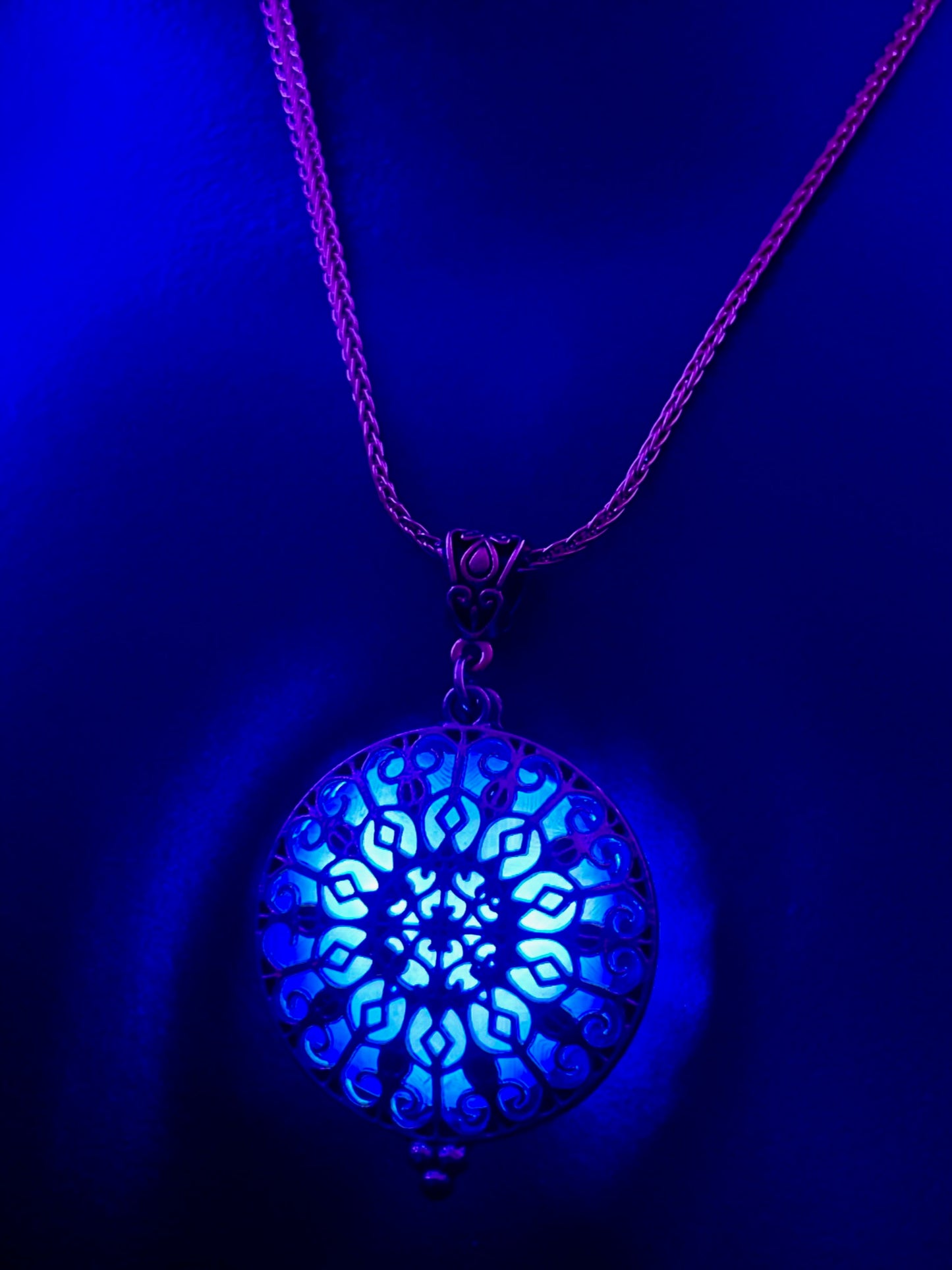 Cathedral Pendant - Abyss/Celtic