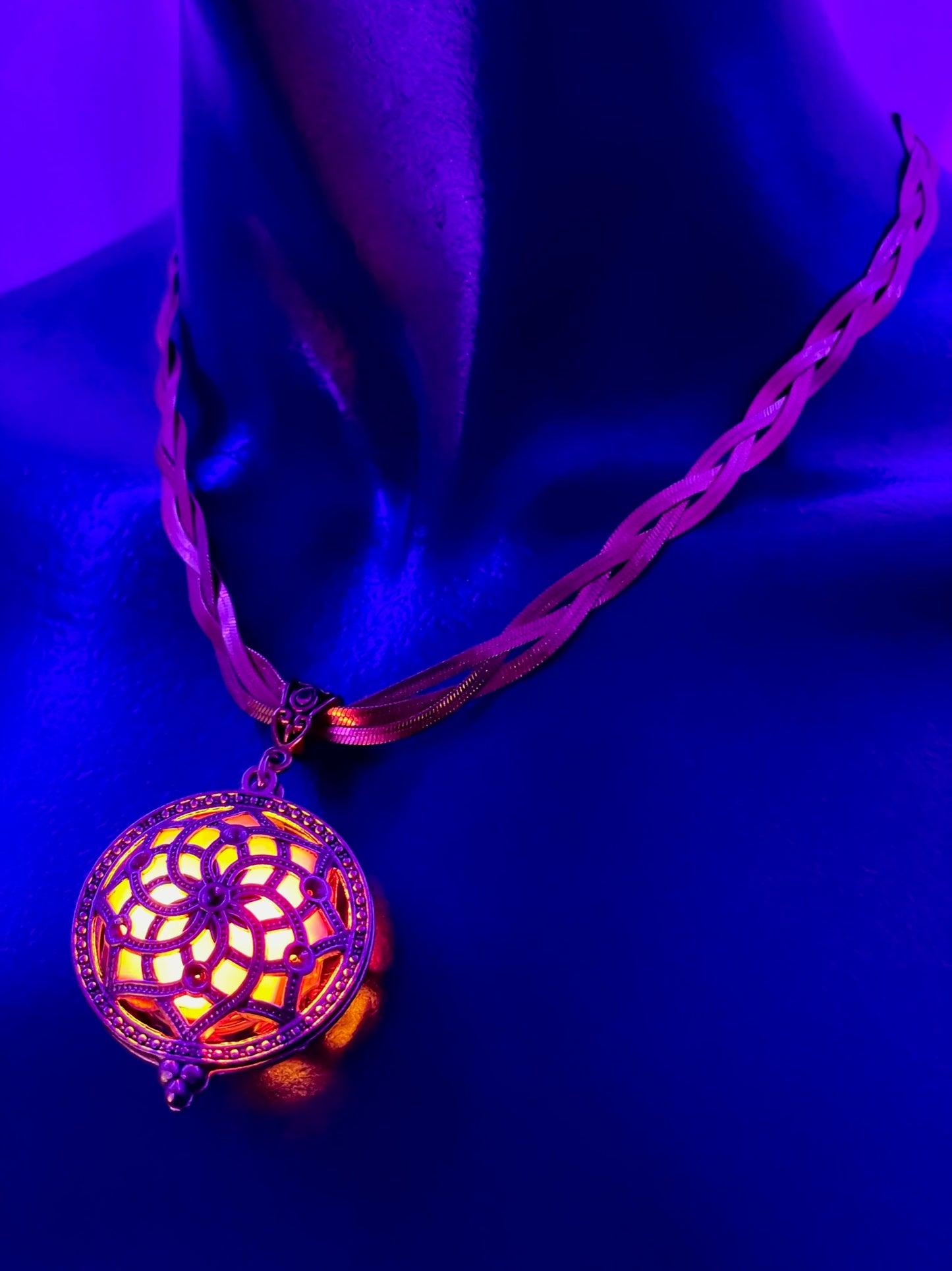 Helios Pendant - Inferno/Rapunzul
