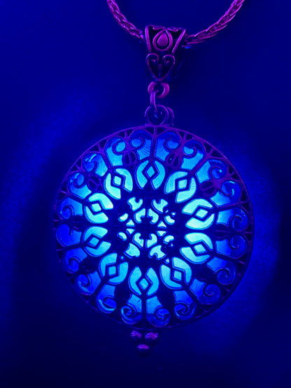 Cathedral Pendant - Abyss/Celtic