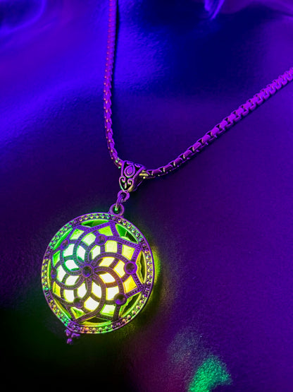 Helios Pendant - Flourish/Stagger