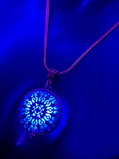 Cathedral Pendant - Abyss/Celtic