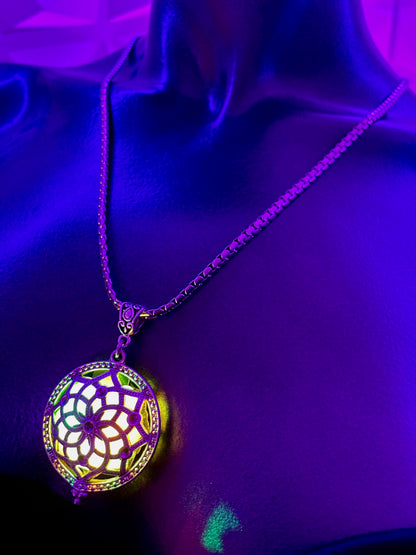 Helios Pendant - Flourish/Stagger