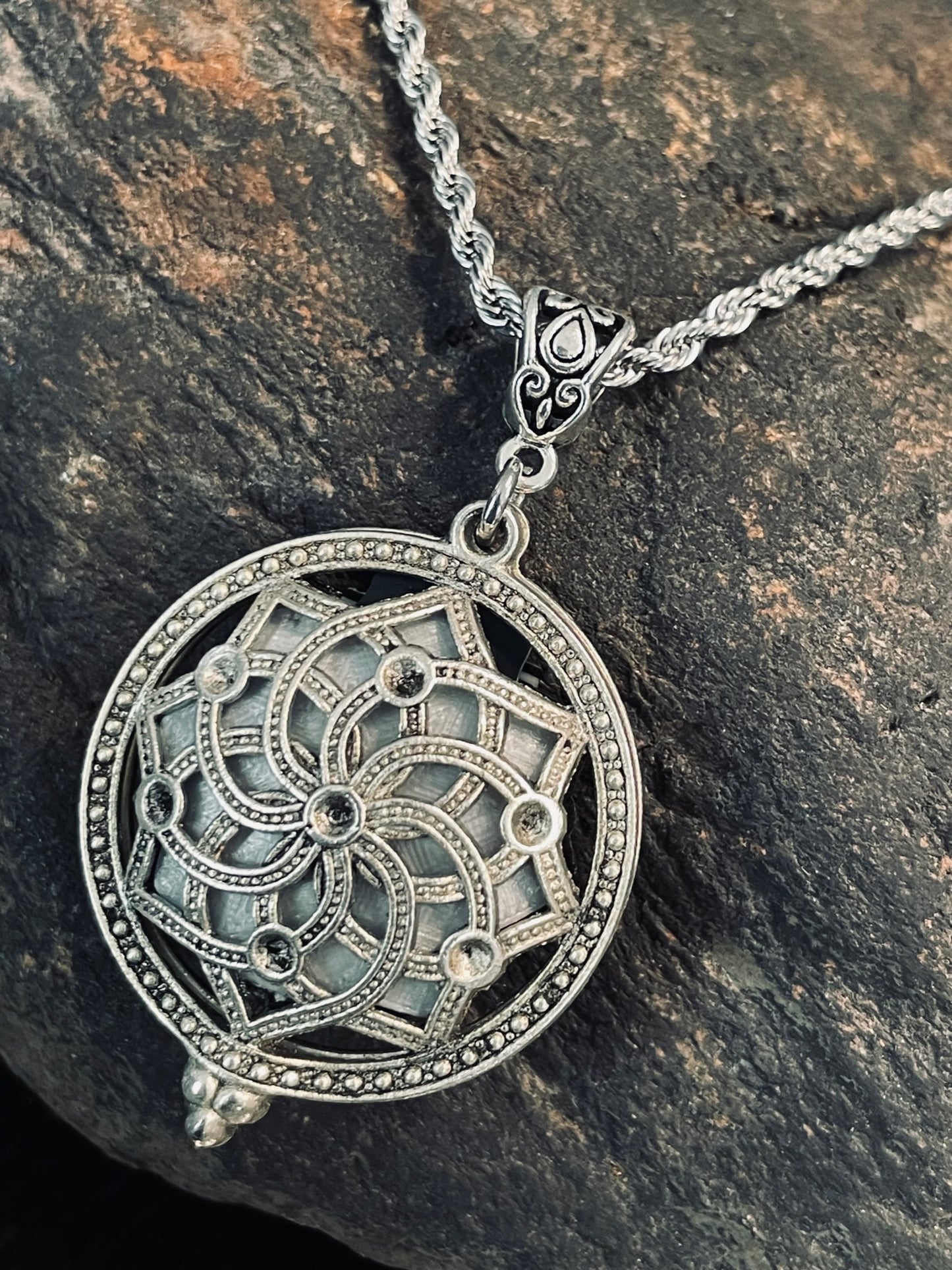 Helios Pendant - Siren/Helix