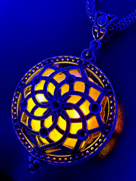 Helios Pendant - Ritual/Python