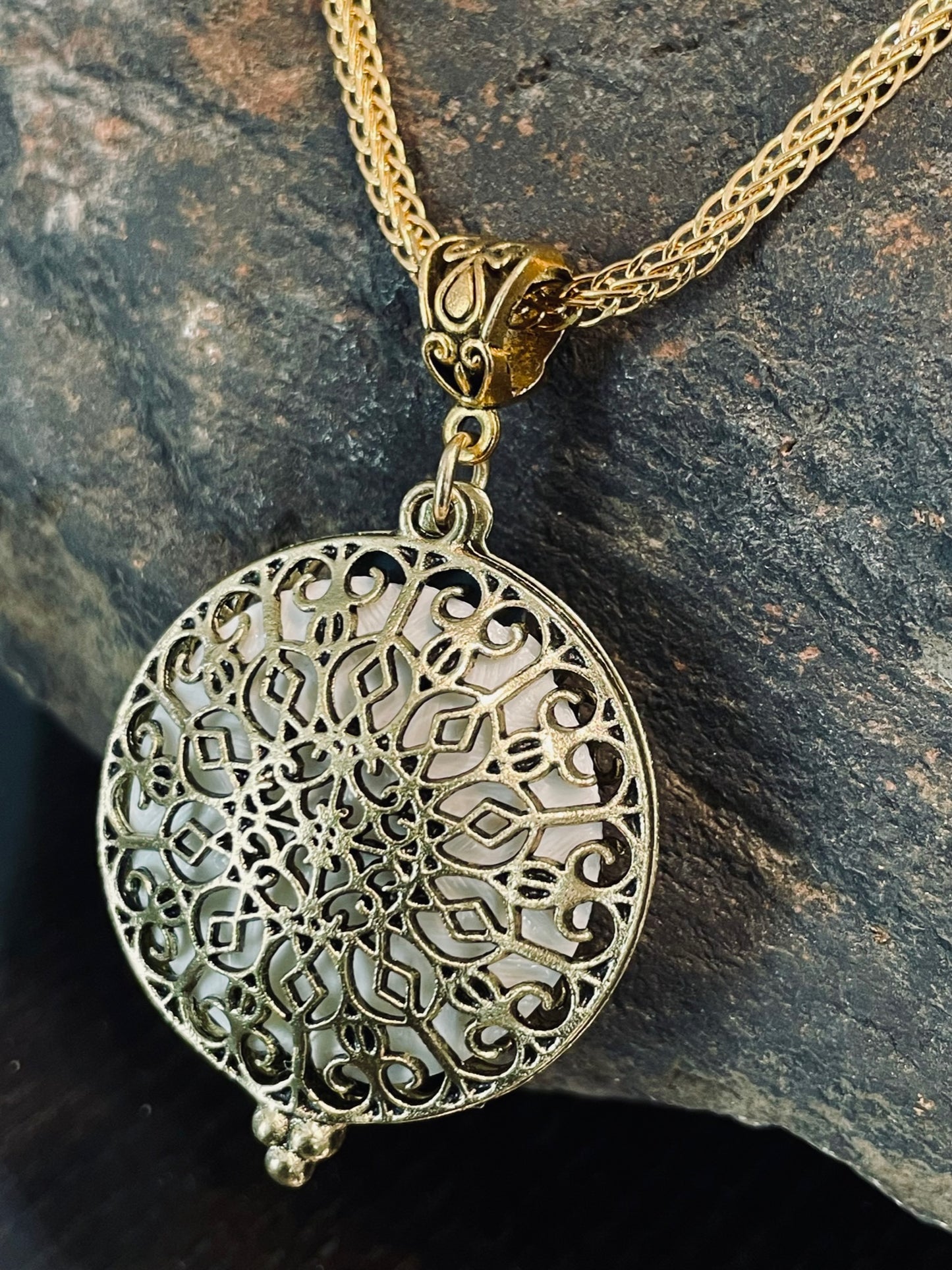 Cathedral Pendant - Abyss/Celtic