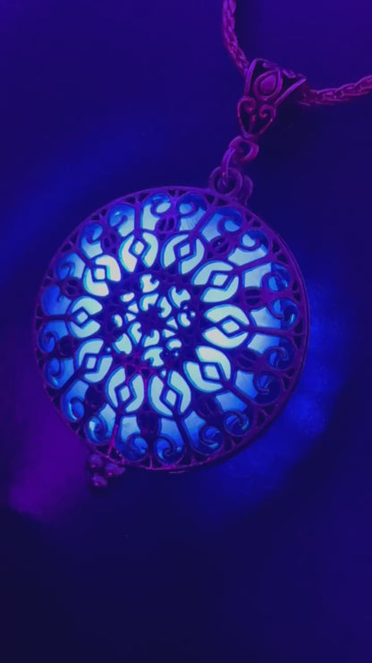 Cathedral Pendant - Abyss/Celtic