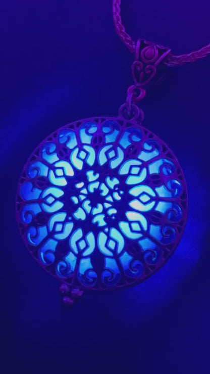 Cathedral Pendant - Abyss/Celtic